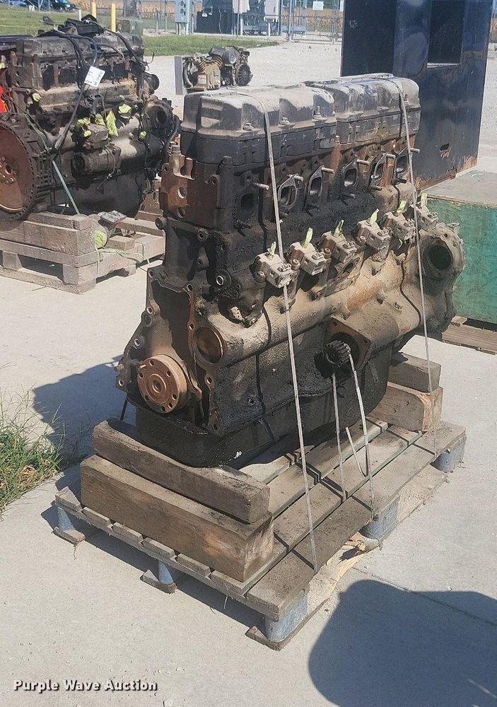 image for item DP6692 (2) Mack E7-350 engines 