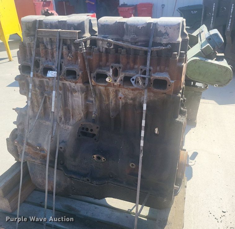 image for item DP6692 (2) Mack E7-350 engines 