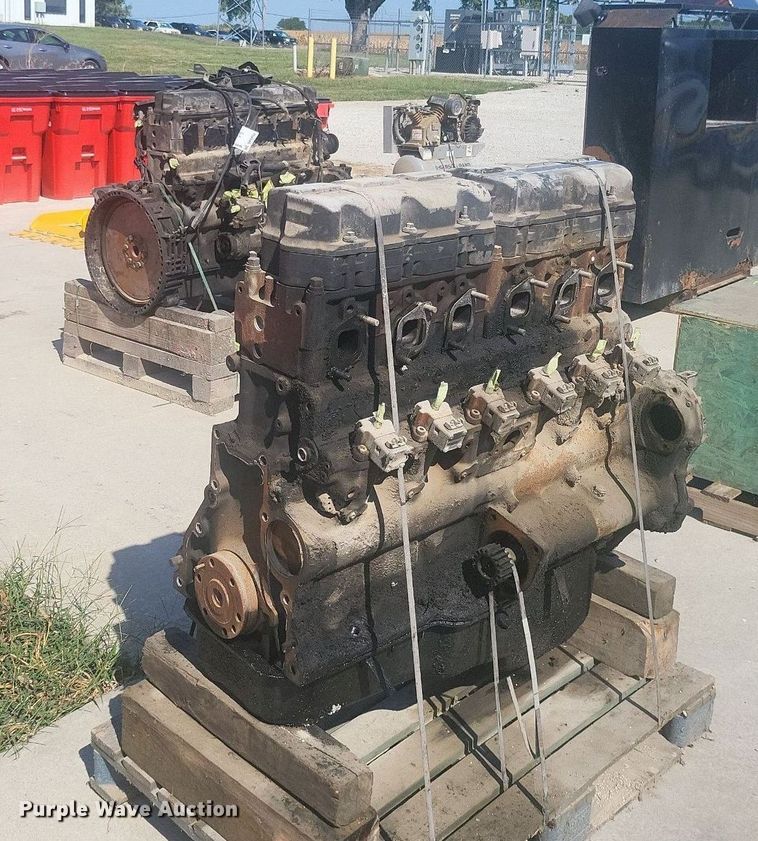 image for item DP6692 (2) Mack E7-350 engines 