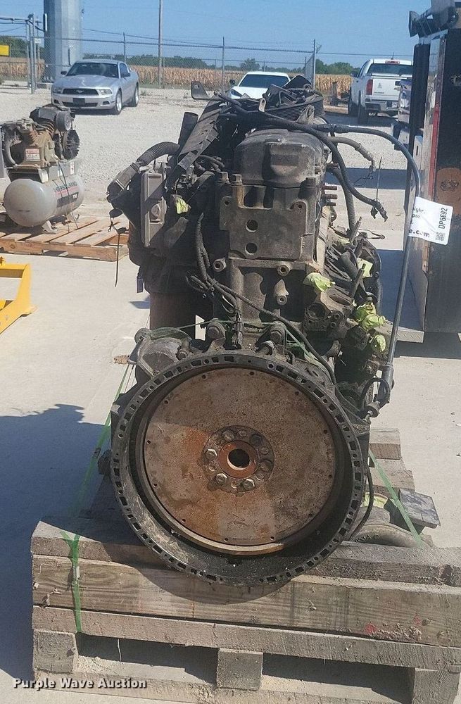 image for item DP6692 (2) Mack E7-350 engines 