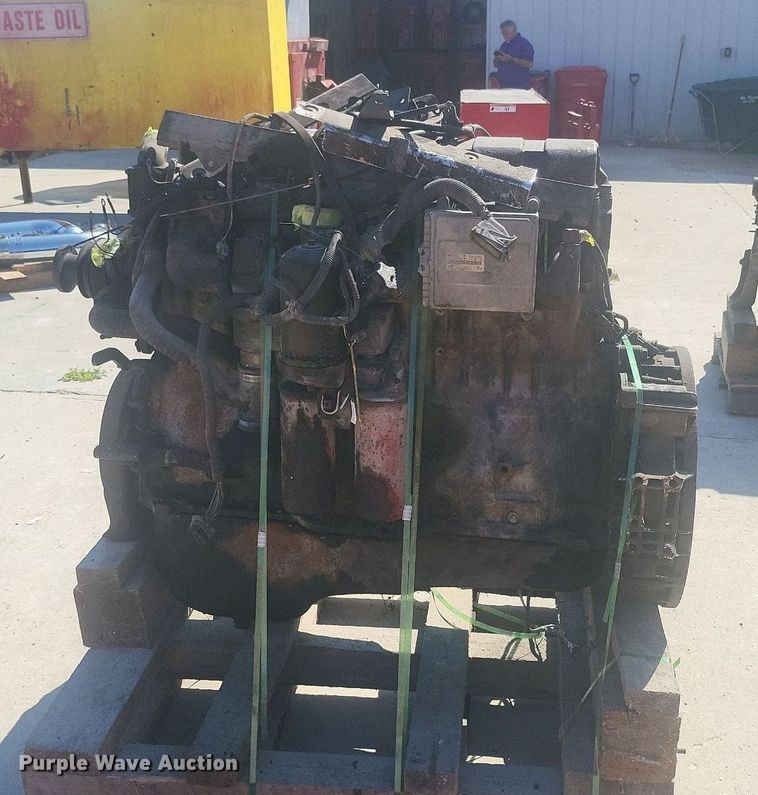 image for item DP6692 (2) Mack E7-350 engines 