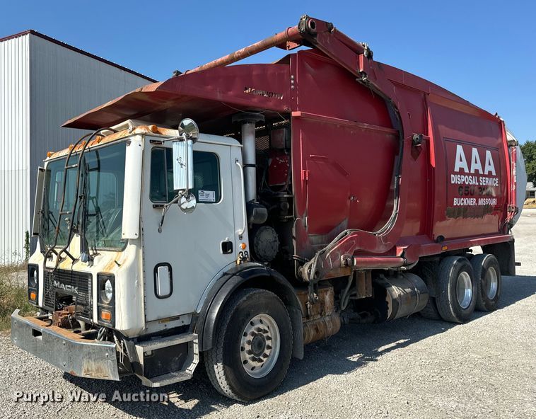 image for item DP6695 2006 Mack MR688S refuse truck