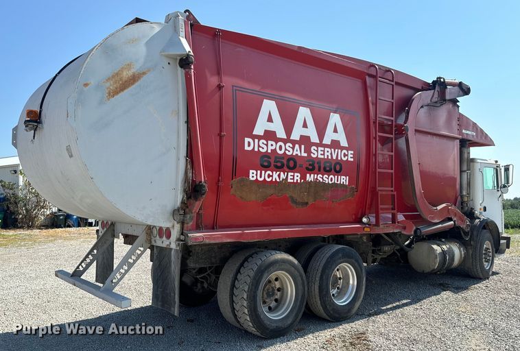 image for item DP6695 2006 Mack MR688S refuse truck