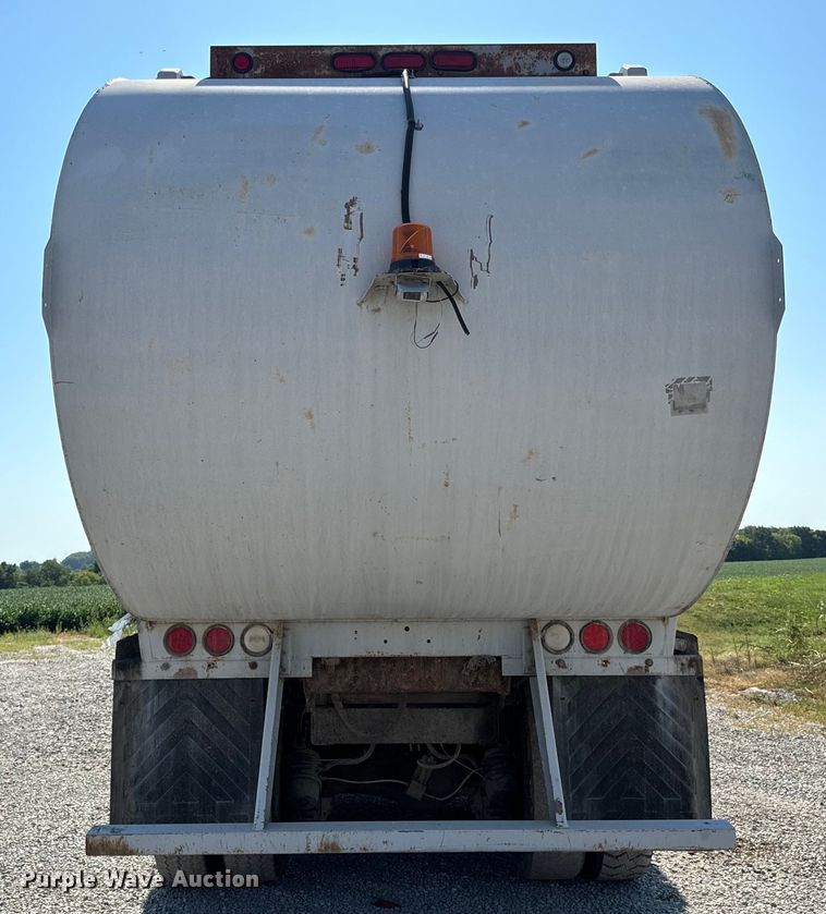 image for item DP6695 2006 Mack MR688S refuse truck