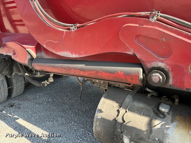 image for item DP6695 2006 Mack MR688S refuse truck