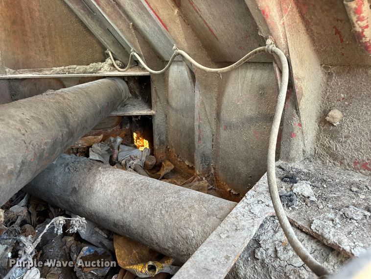 image for item DP6695 2006 Mack MR688S refuse truck