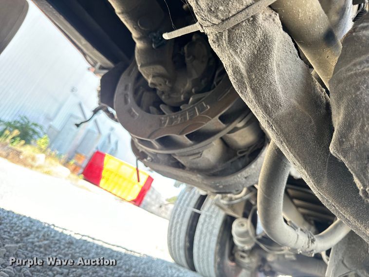 image for item DP6695 2006 Mack MR688S refuse truck