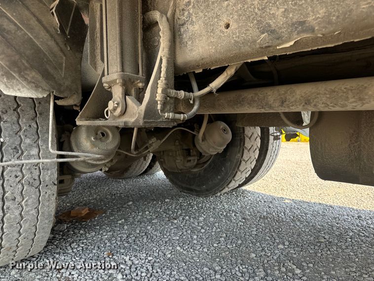 image for item DP6695 2006 Mack MR688S refuse truck