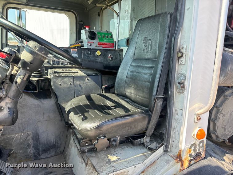 image for item DP6695 2006 Mack MR688S refuse truck