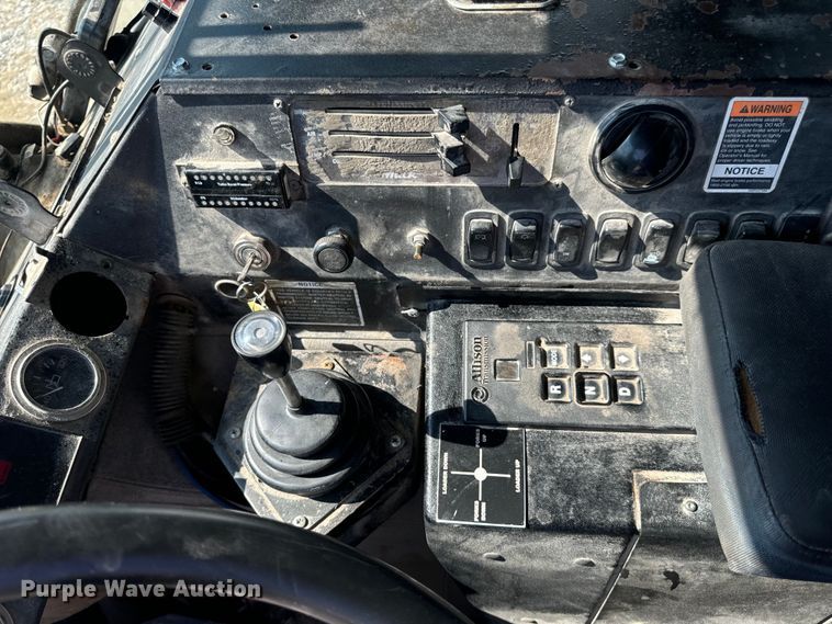 image for item DP6695 2006 Mack MR688S refuse truck