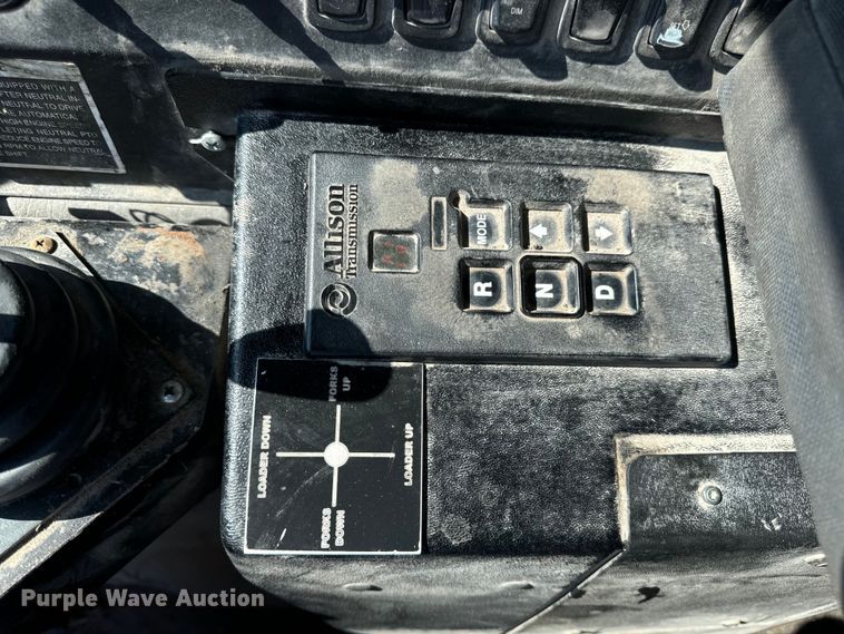 image for item DP6695 2006 Mack MR688S refuse truck