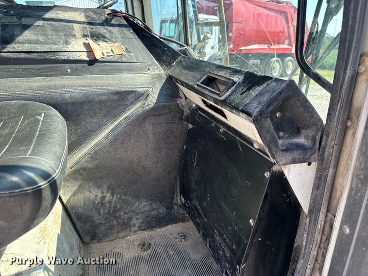 image for item DP6695 2006 Mack MR688S refuse truck