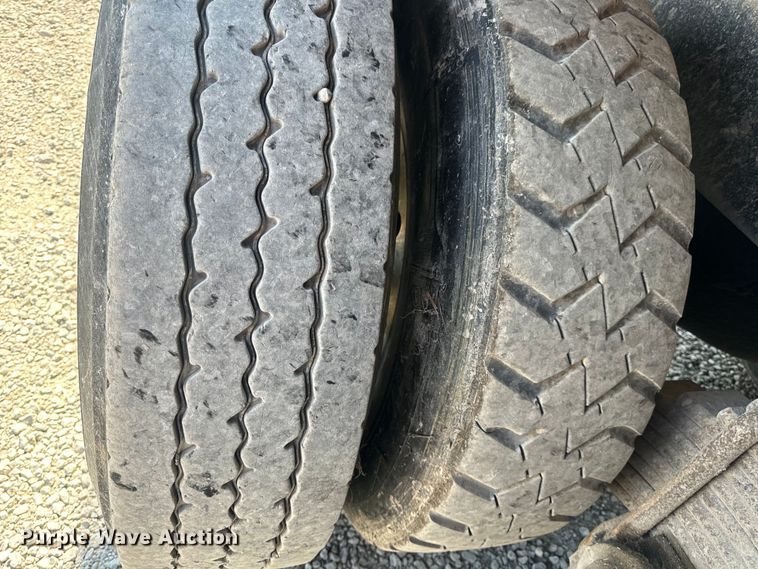 image for item DP6695 2006 Mack MR688S refuse truck