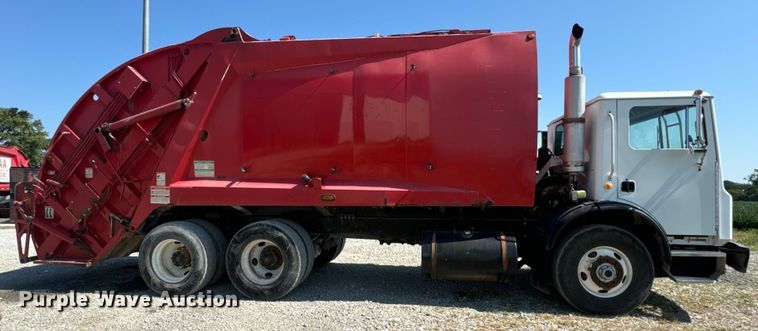image for item DP6696 2004 Mack MR688 refuse truck