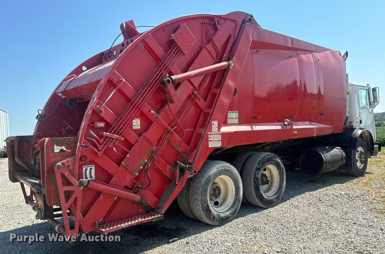image for item DP6696 2004 Mack MR688 refuse truck
