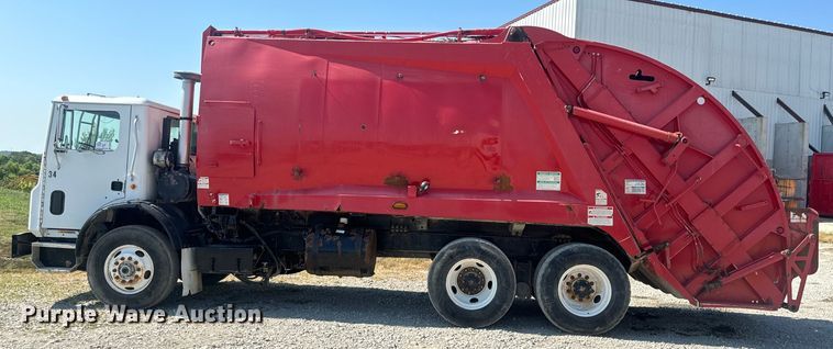 image for item DP6696 2004 Mack MR688 refuse truck