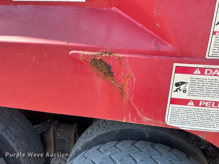 image for item DP6696 2004 Mack MR688 refuse truck