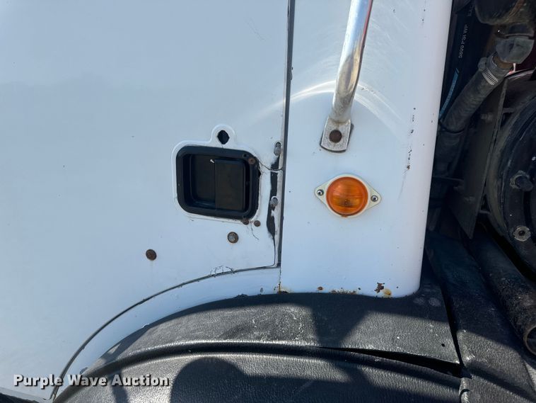 image for item DP6696 2004 Mack MR688 refuse truck