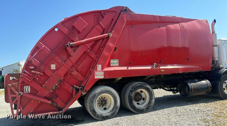 image for item DP6696 2004 Mack MR688 refuse truck