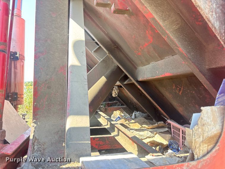 image for item DP6696 2004 Mack MR688 refuse truck