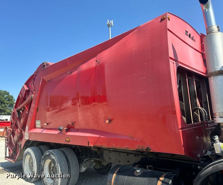 image for item DP6696 2004 Mack MR688 refuse truck