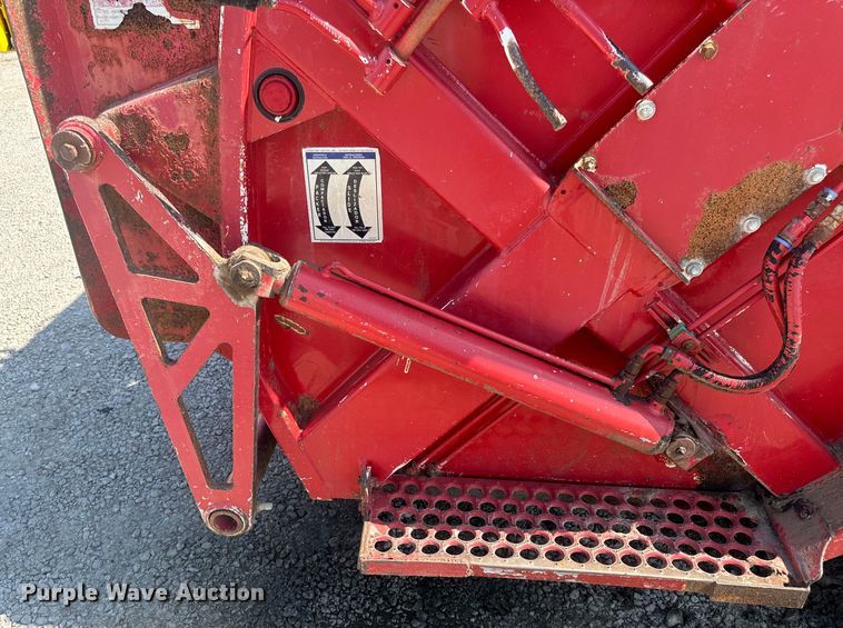 image for item DP6696 2004 Mack MR688 refuse truck