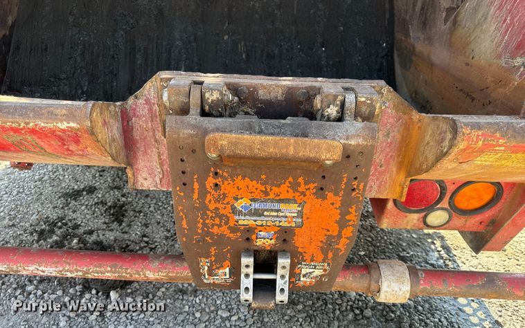 image for item DP6696 2004 Mack MR688 refuse truck