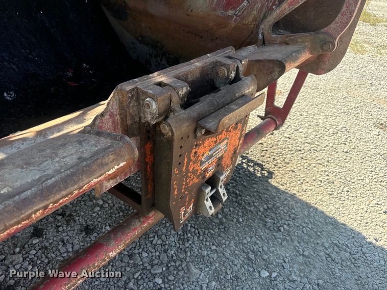 image for item DP6696 2004 Mack MR688 refuse truck