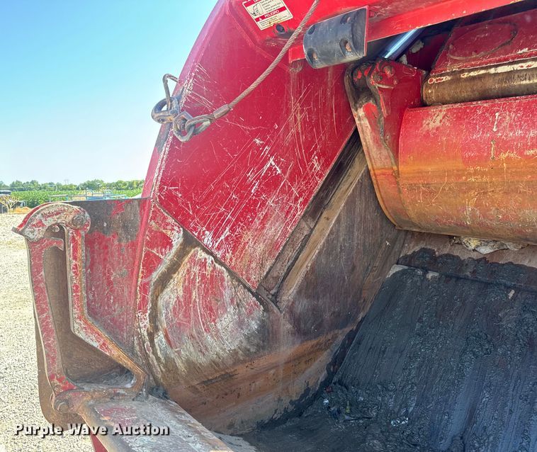 image for item DP6696 2004 Mack MR688 refuse truck