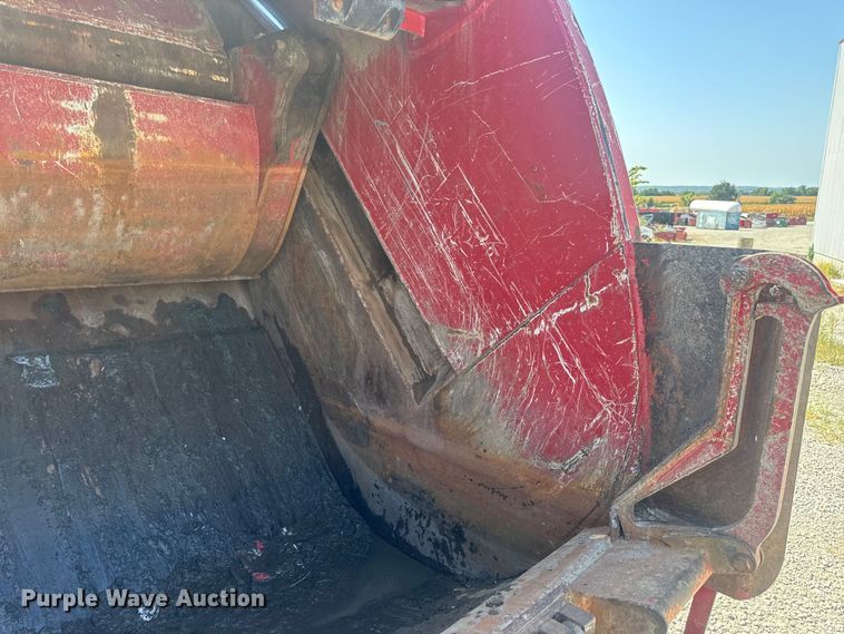 image for item DP6696 2004 Mack MR688 refuse truck