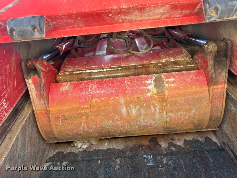 image for item DP6696 2004 Mack MR688 refuse truck