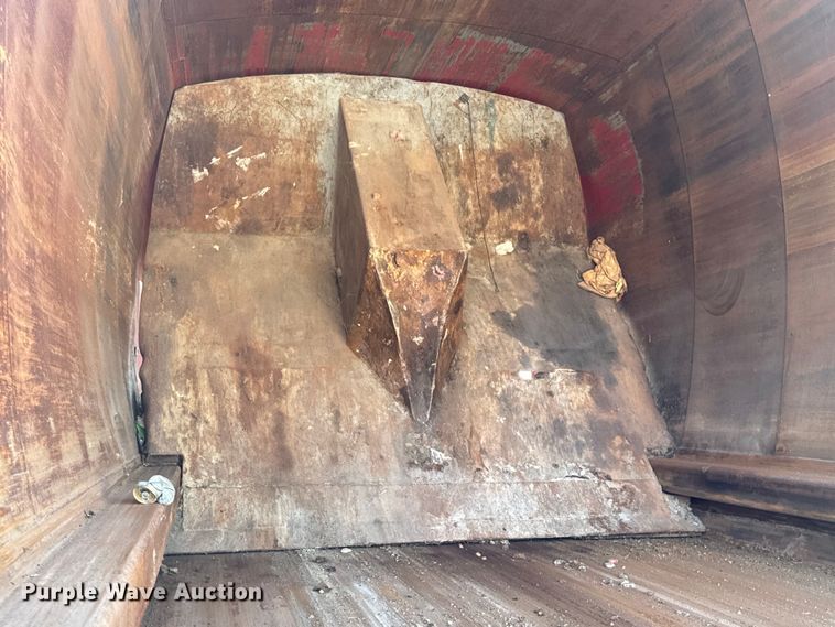 image for item DP6696 2004 Mack MR688 refuse truck