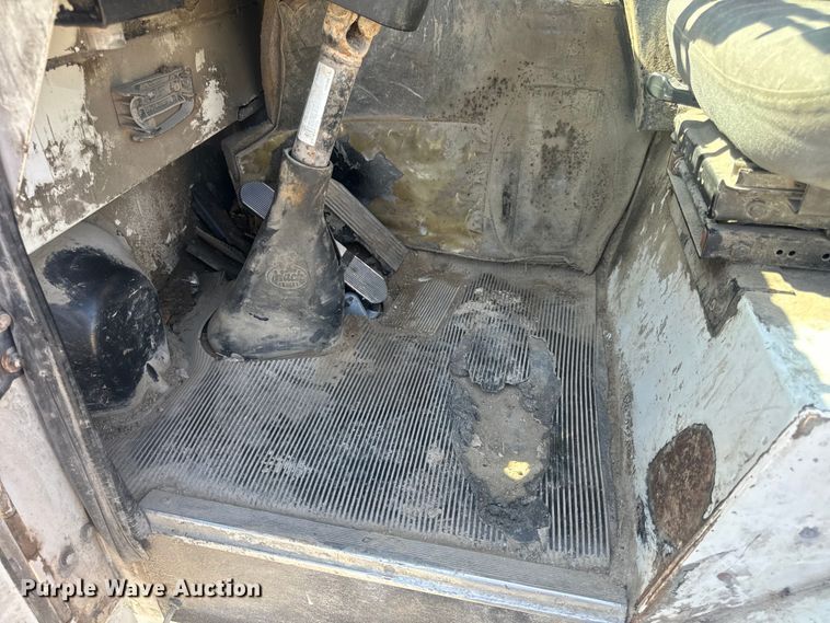 image for item DP6696 2004 Mack MR688 refuse truck