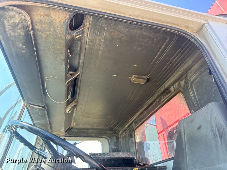 image for item DP6696 2004 Mack MR688 refuse truck