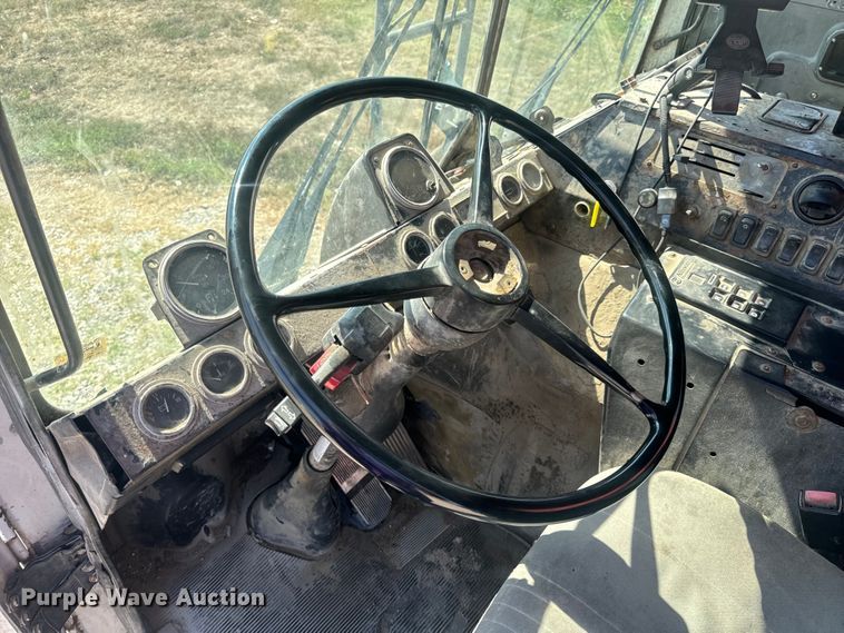 image for item DP6696 2004 Mack MR688 refuse truck