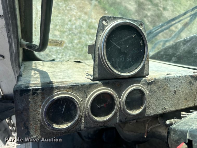 image for item DP6696 2004 Mack MR688 refuse truck