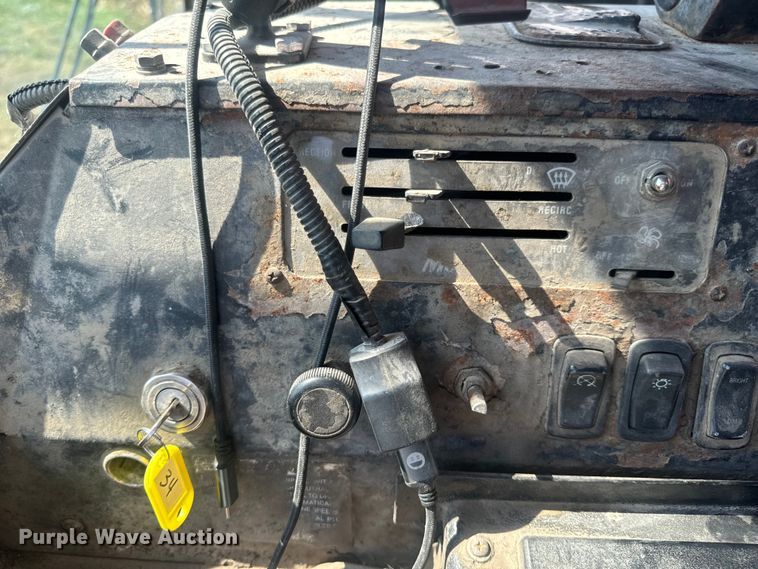 image for item DP6696 2004 Mack MR688 refuse truck