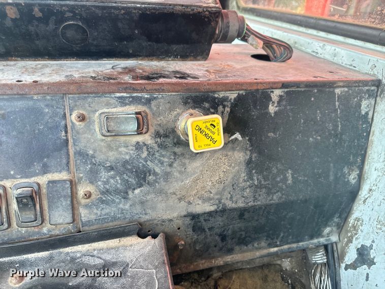 image for item DP6696 2004 Mack MR688 refuse truck