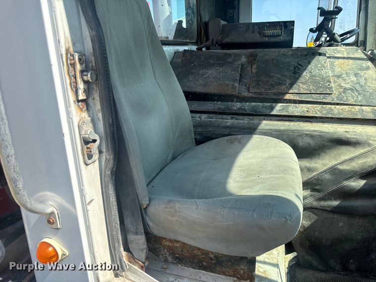 image for item DP6696 2004 Mack MR688 refuse truck