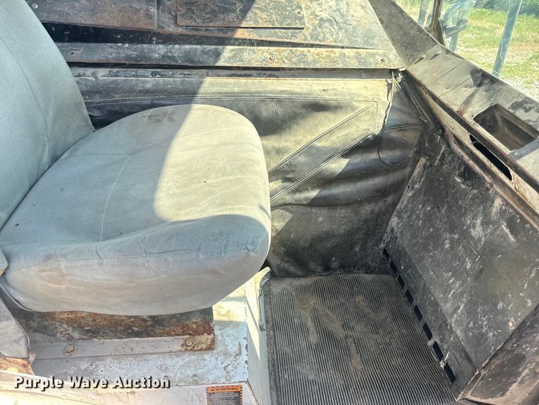 image for item DP6696 2004 Mack MR688 refuse truck