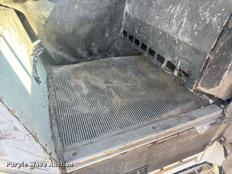 image for item DP6696 2004 Mack MR688 refuse truck