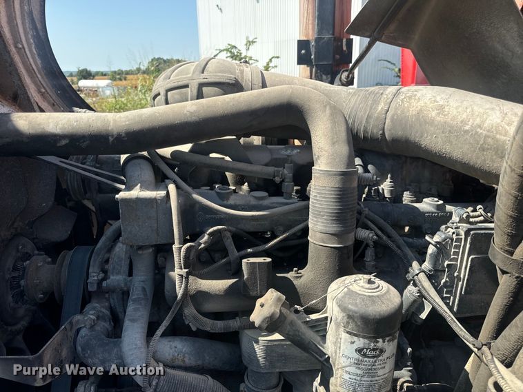 image for item DP6696 2004 Mack MR688 refuse truck