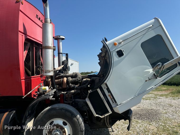 image for item DP6696 2004 Mack MR688 refuse truck