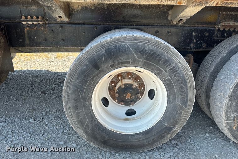 image for item DP6696 2004 Mack MR688 refuse truck