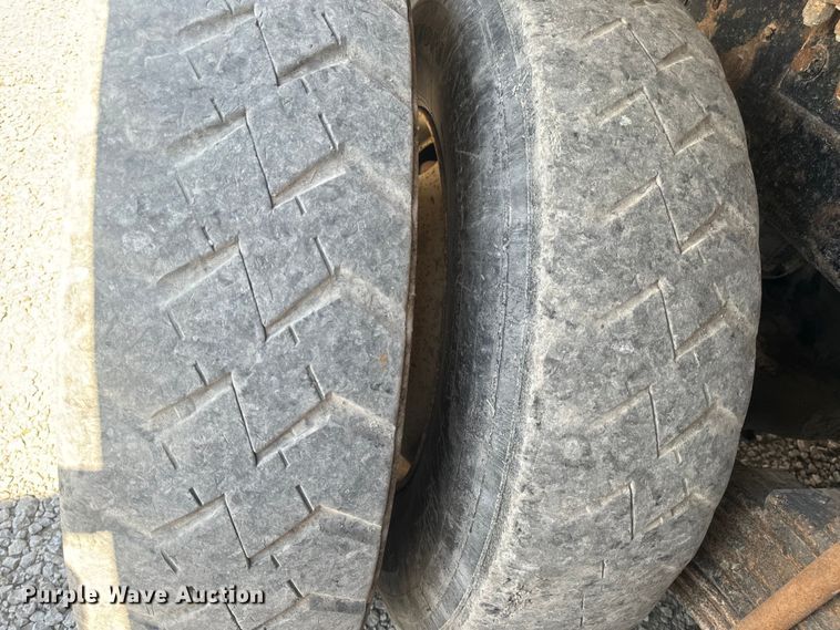 image for item DP6696 2004 Mack MR688 refuse truck