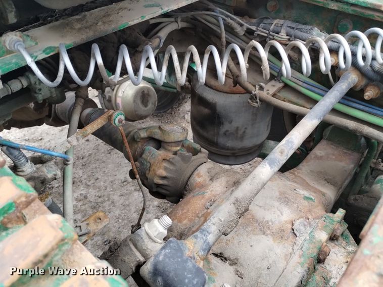 image for item DQ6058 2015 Freightliner Cascadia semi truck