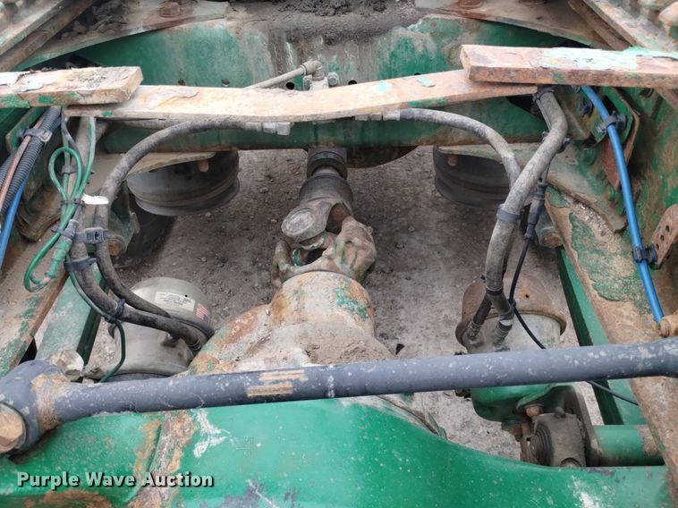 image for item DQ6058 2015 Freightliner Cascadia semi truck