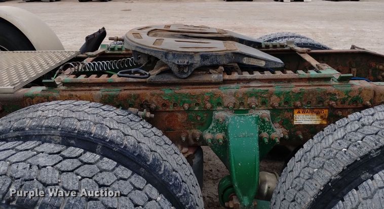 image for item DQ6058 2015 Freightliner Cascadia semi truck