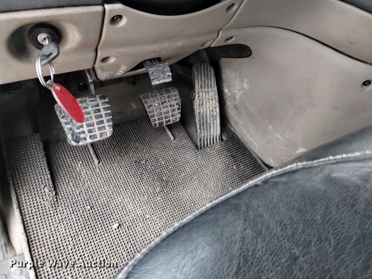 image for item DQ6058 2015 Freightliner Cascadia semi truck