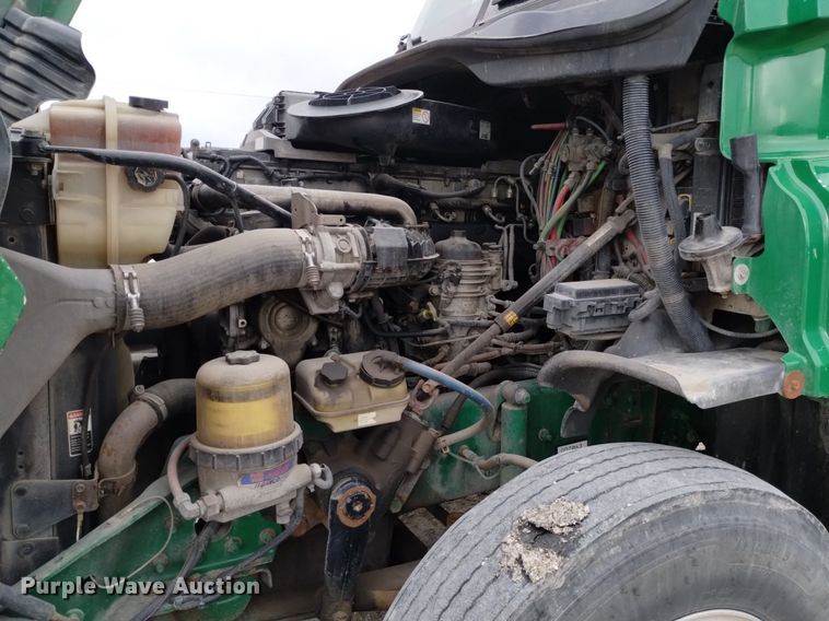 image for item DQ6058 2015 Freightliner Cascadia semi truck